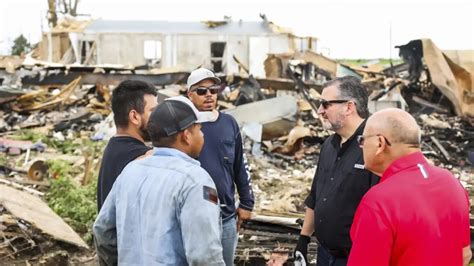 Al Menos Cuatro Muertos Tras El Paso De Un Tornado Sin Precedentes