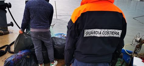 Siracusa Sequestrate Reti Da Posta Piazzate Nella Riserva Marina Del