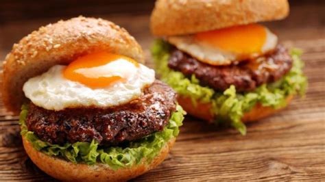 Receta De Hamburguesa Rellena De Huevo Frito