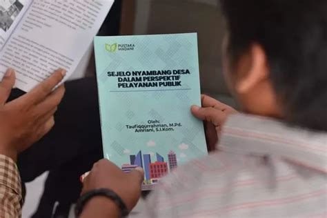 Disarpus Lombok Barat Bedah Buku Sejelo Nyambang Desa Dalam Perspektif