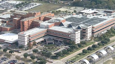 Veterans Administration secretary says Dallas hospital improving | FOX ...