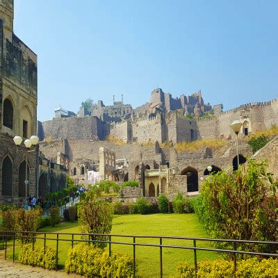 Mecca Masjid - History, Timings, Architecture, Timings | Adotrip