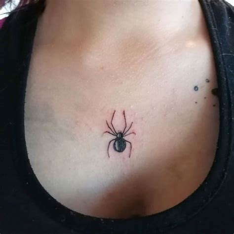 Araña tatto Tatuajes bonitos Tatuajes discretos Tatuajes vintage