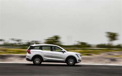 Mahindra XUV700 - Sunroof | Mahindra XUV700 Images