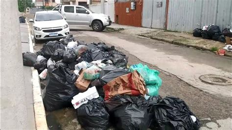 Por Falta De Coleta Lixo Se Acumula Nas Ruas E Moradores Reclamam De