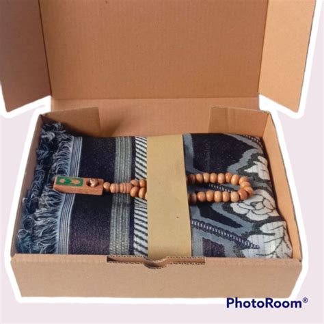 Jual Paket Kado Sajadah Premium 110 X 70 Cm Packing Box Free Tasbih