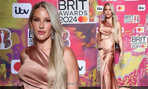 Brit Awards Ellie Goulding Ditches The Bra And Bares Her Abs In