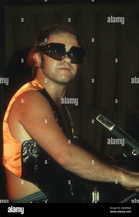 Elton john 1973 hi-res stock photography and images - Alamy