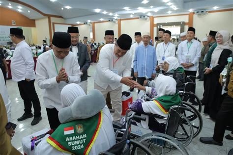 Jemaah Calon Haji Asahan Kloter Pertama Diberangkatkan Metro Daily