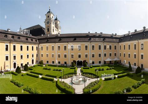 Austria, Upper Austria, Mondsee, Basilica St Michael, Palace Mondsee ...