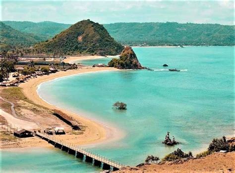 10 Foto Pantai Kuta Lombok Harga Tiket Daya Tarik Fasilitas