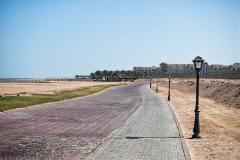 Vacíe pavimentado público pasarela paseo peatonal pavimento o acera