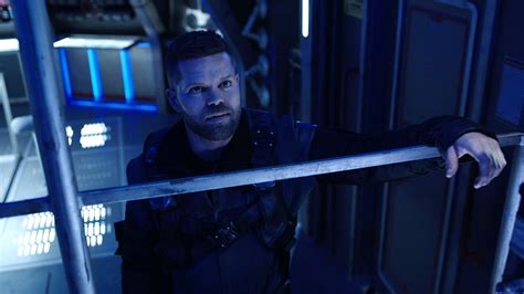 THE EXPANSE Reveals Image of Amos on Earth for Season 5