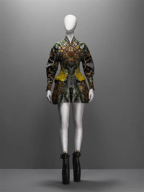 Alexander McQueen Savage Beauty Exhibition | lbeautyandfashionblog