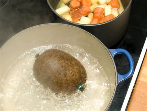 How to boil a haggis | Simon Howie Recipes