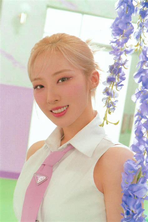 Loona Scans On Twitter Flip That Album Scans Version D Haseul