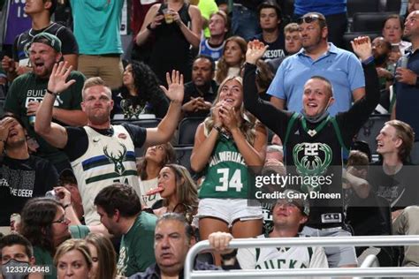 Milwaukee Bucks Fans Photos And Premium High Res Pictures Getty Images