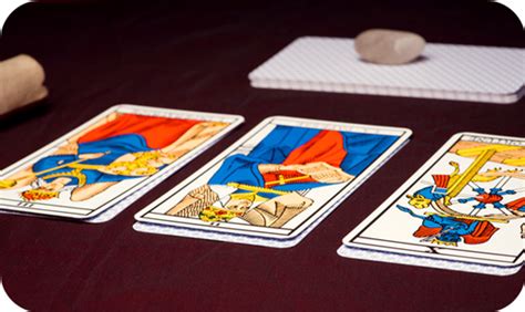 Reading Reversed Cards in Tarot by Avia from Tarot Teachings