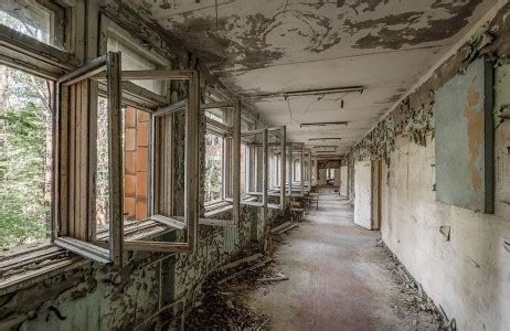 Enter The Scary Ruins Of Pripyat Ghost Town Kilometers From Chernobyl