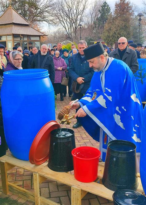 Foto Slujba De Aghiasma Mare De S Rb Toarea De Boboteaz La