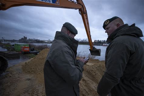 Heel Veel Zand En Verkennen Defensiekrant