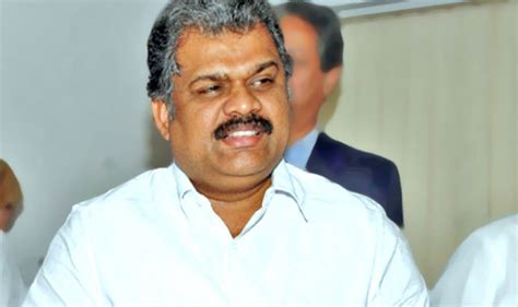 Congress Leader G K Vasan Plays Peacemaker In Tamil Nadu Congress