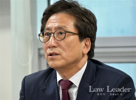 김인회의 ‘김명수 대법원장 평가사법행정개혁 혹평대법원 판결 긍정