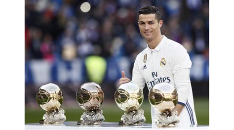 Cristiano Ronaldo Tutti I Palloni D Oro Al Bernabeu Tuttosport