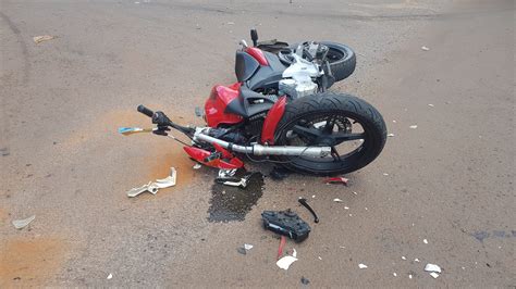 Motociclista Fica Em Estado Grave Ap S Forte Colis O No Cascavel Velho