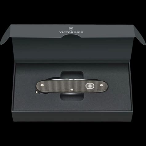 Victorinox Pioneer X Alox Limited Edition 2022 Thunder Grey Blades