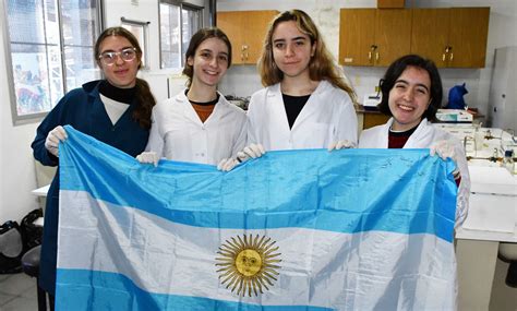 Rumbo a la Olimpíada Internacional de Biología en Emiratos Árabes