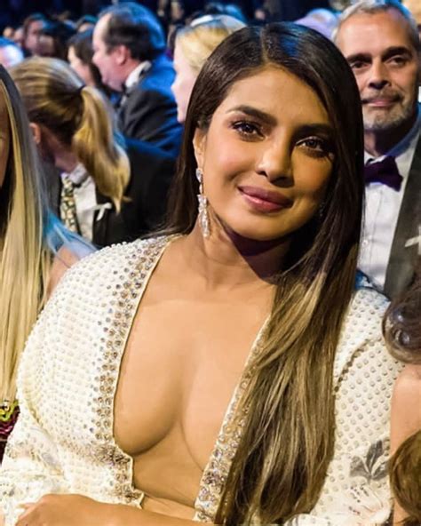 Priyanka Chopra Shocking Comment On S X On First Date TeluguBulletin