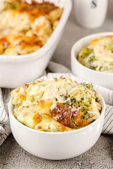 Keto Cheesy Chicken Broccoli Casserole - ForgetSugar