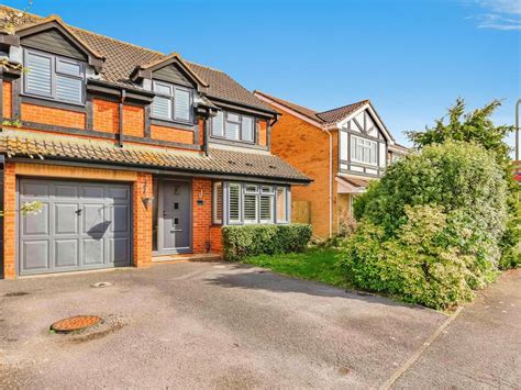 4 Bed Detached House For Sale In Wainwright Gardens Hedge End