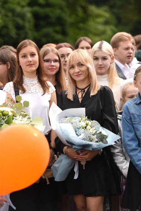 ФОТО Як у Рівному пройшов останній дзвоник ОГО