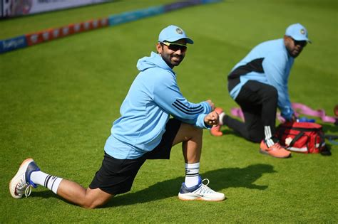 Ajinkya Rahane stretches ahead of the last day's play | ESPNcricinfo.com