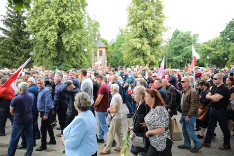 Uroczysto Ci Pogrzebowe Sier Mateusza Sitka W Miejscowo Ci Nowy