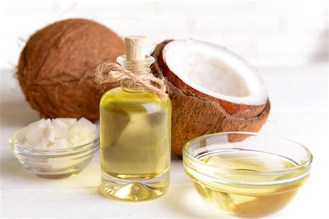 Cocos Nucifera Coconut Oil Kudrnaté Vlasy