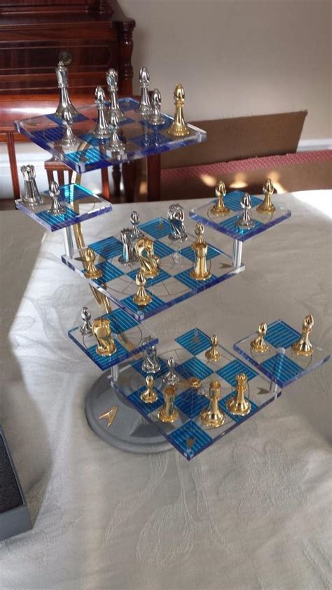 Official Star Trek Tridimensional Chess Set Franklin Mint