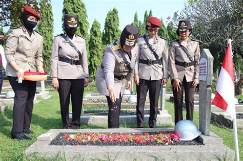 Dalam Rangka Hari Jadi Ke Polwan Mabes Polri Gelar Upaca