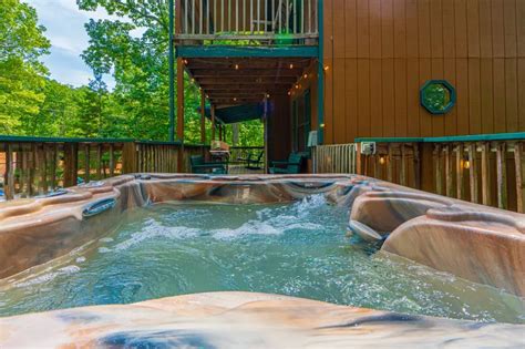 Top 5 Benefits of Staying in a Large Cabin in the Smoky Mountains