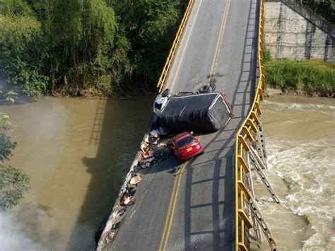 Accidente HOY en el Quindío Puente colapsó Emergencia por caída de