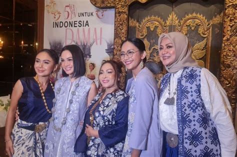 Wanita Rilis Single Damai Milik Guruh Soekarno Putra Antara News