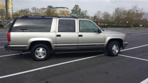 Sell Used 1999 Gmc Suburban 4x4 Sle In Elizabeth New Jersey United States