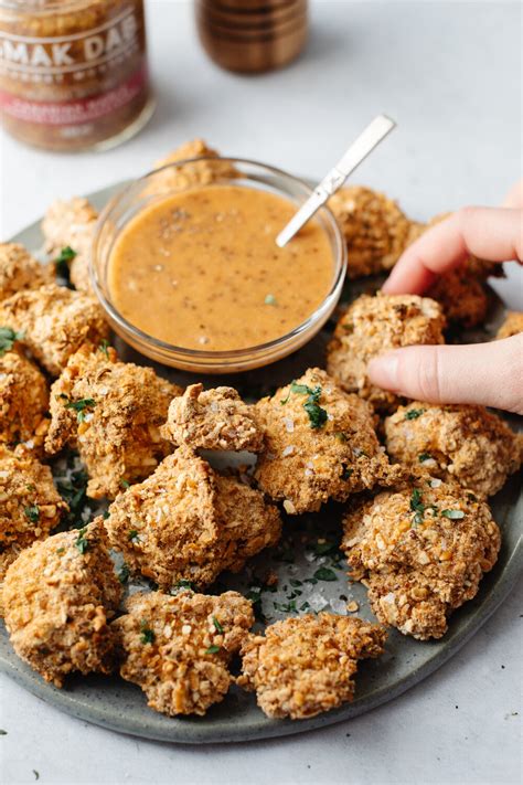 Pretzel Chicken Bites With Creamy Buffalo Honey Mustard Dip — Smak Dab