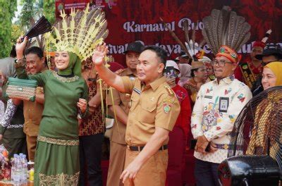 Setda Prov Kalteng Gubernur Sugianto Sabran Dan Ibu Ivo Hadiri