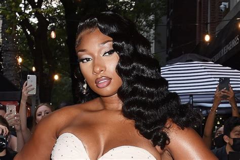 New Hot Sexy Kate Pitney Bikini Pics