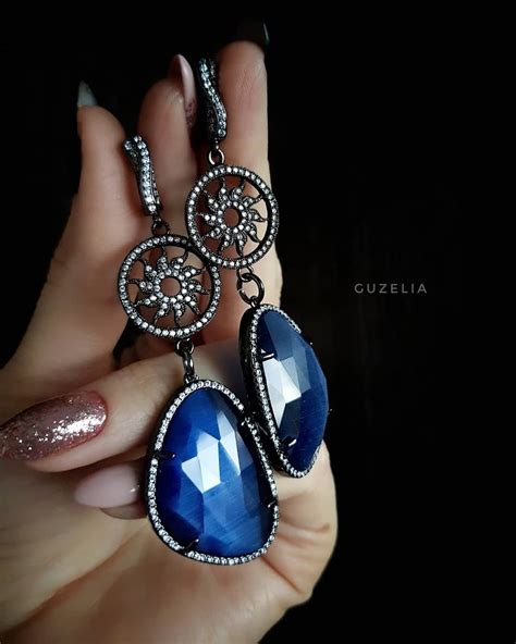 Добрый день! Синего давненько не было 💙 Серьги Стеклянные кабошоны в ...