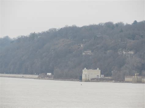 Alton Illinois The Bluffs Along The Great River Road Tak Flickr