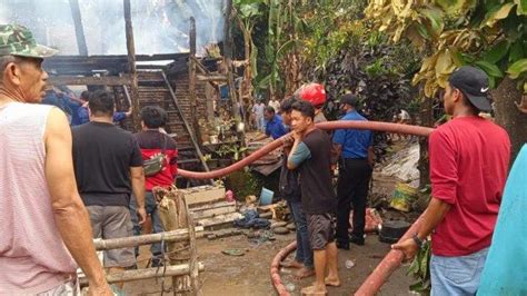 Dua Rumah Semi Permanen Hangus Terbakar Di Bontonompo Gowa Kerugian